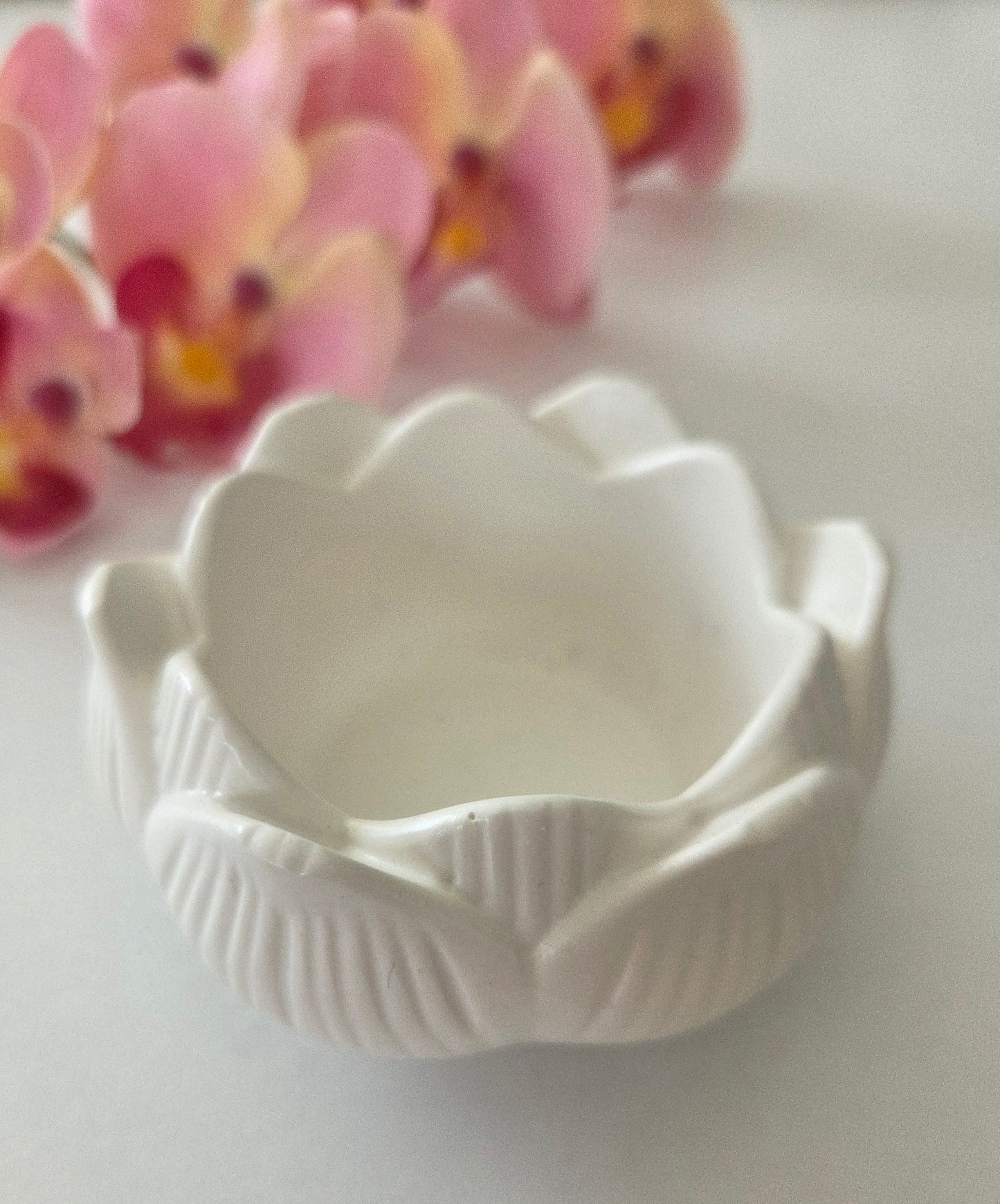 Lotus-shaped tealight holder