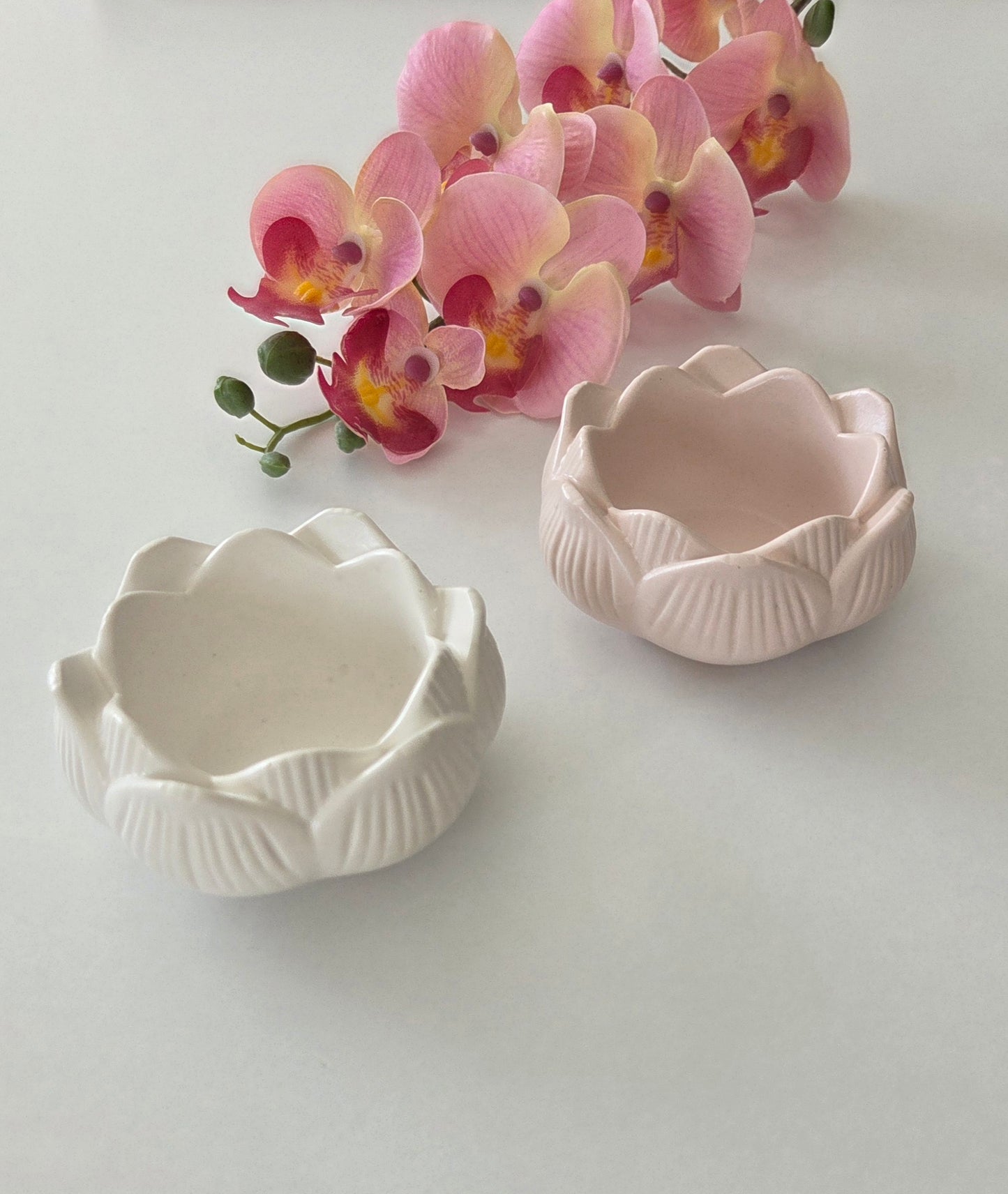 Lotus-shaped tealight holder