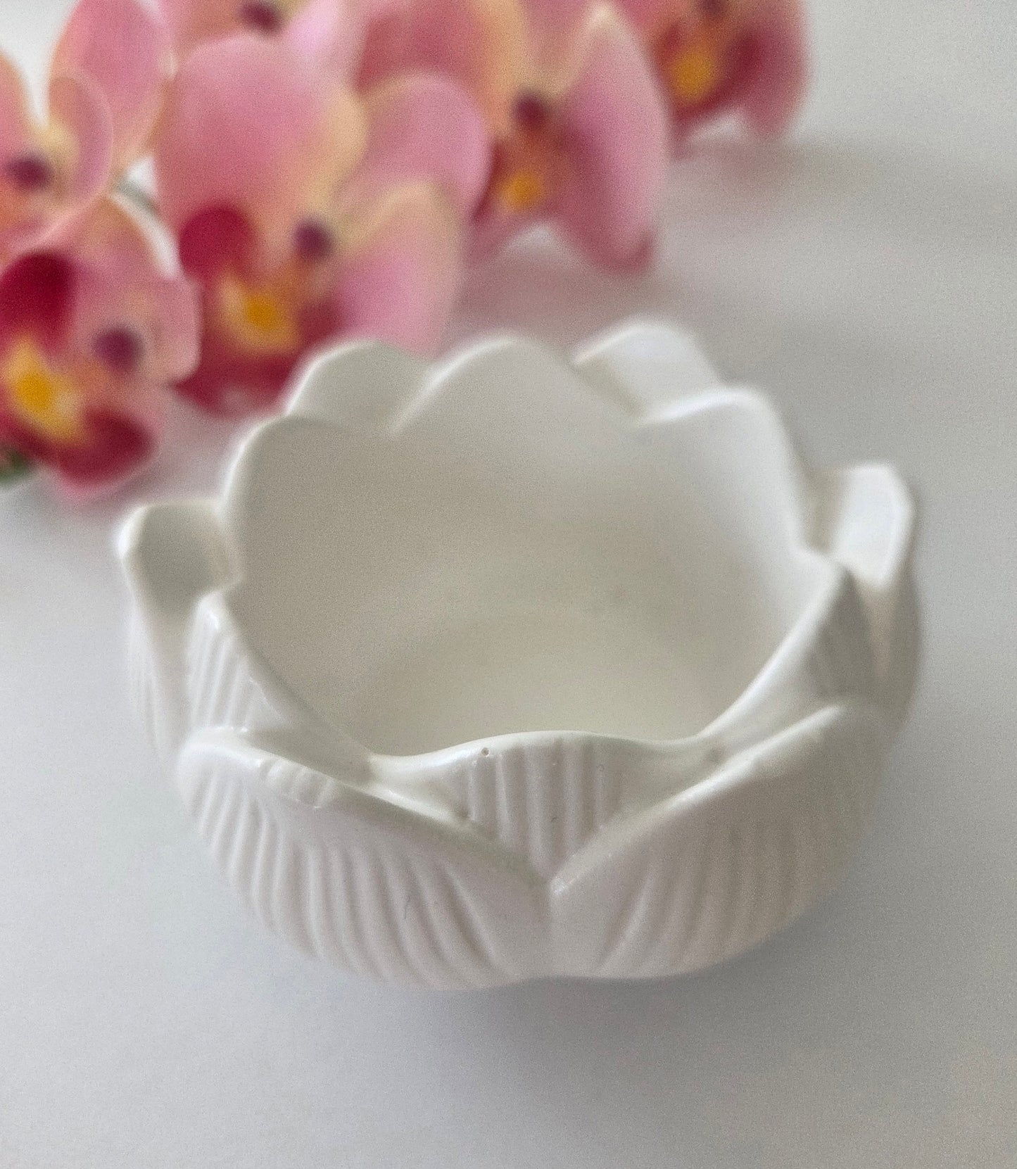Lotus-shaped tealight holder